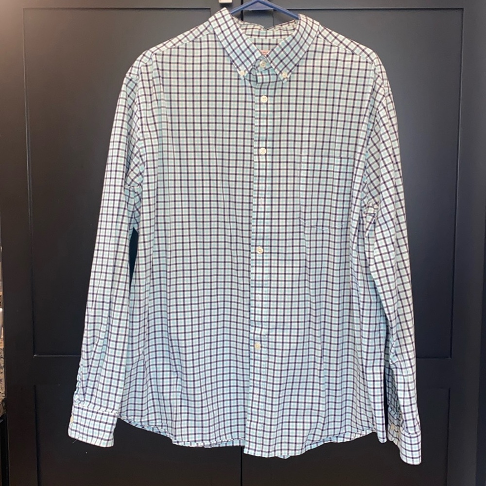 Men’s Medina Classic Fit Button Down Shirt - Size XL